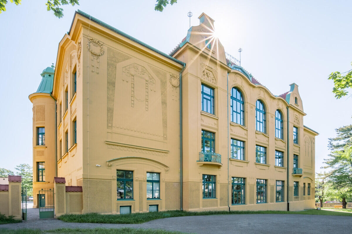 Zrekonstruovaná Základní škola V Olšinách, foto: SYNER
